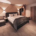 Arlhome - Zuhause Am Arlberg Апарт-отель 4*