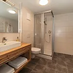 Arlhome - Zuhause Am Arlberg Апарт-отель