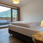 Апарт-отель Arlhome - Zuhause Am Arlberg Санкт-Антон-ам-Арльберг