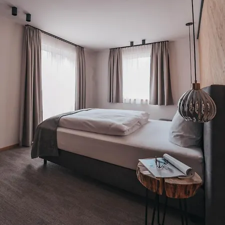 アパートホテル Arlhome - Zuhause Am Arlberg 4*