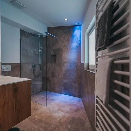 Arlhome - Zuhause Am Arlberg アパートホテル 4*