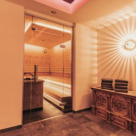 アパートホテル Arlhome - Zuhause Am Arlberg 4*