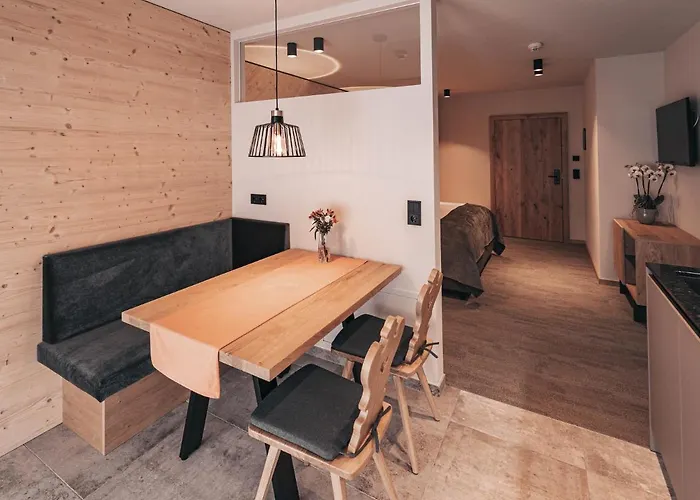 Aparthotel Arlhome - Zuhause Am Arlberg