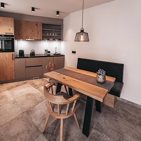 Arlhome - Zuhause Am Arlberg 公寓式酒店