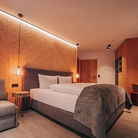 Arlhome - Zuhause Am Arlberg 公寓式酒店 圣安东阿尔贝格