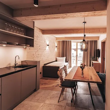 公寓式酒店 Arlhome - Zuhause Am Arlberg 4*